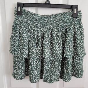 American Eagle Women's Green Ditzy Floral Tiered Mini Skirt Size Medium